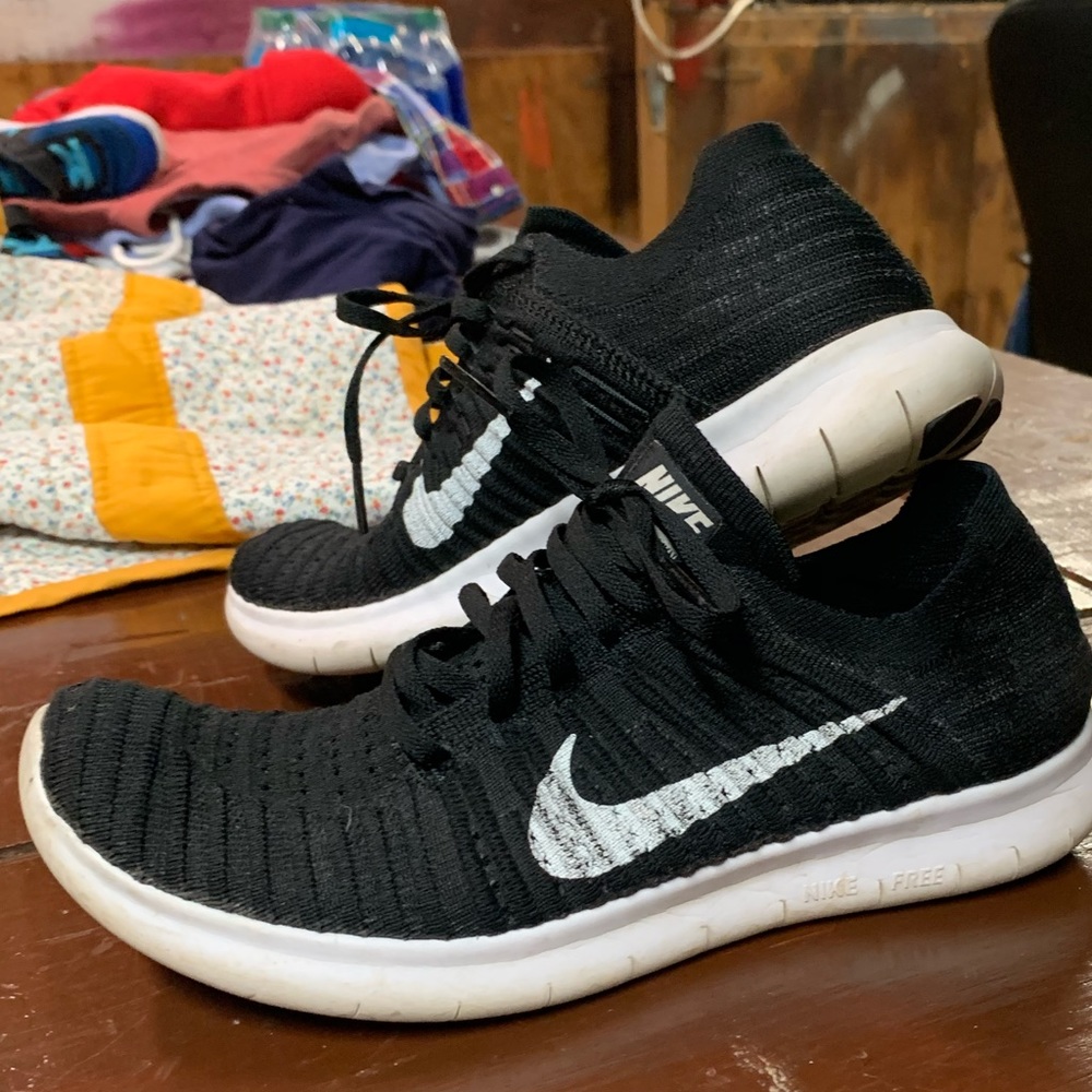 Women’s Nike 9 tennis shoes